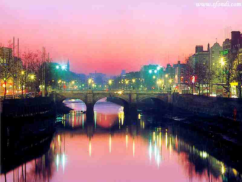 Vista notturna su Dublino