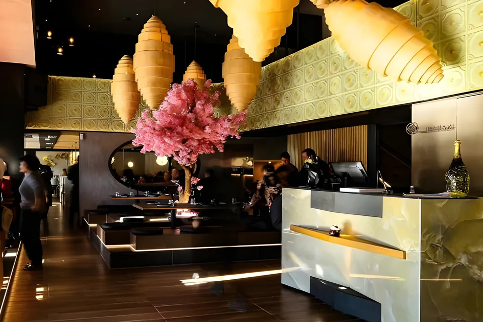Bancone del sushi dell’Hanami Restaurant